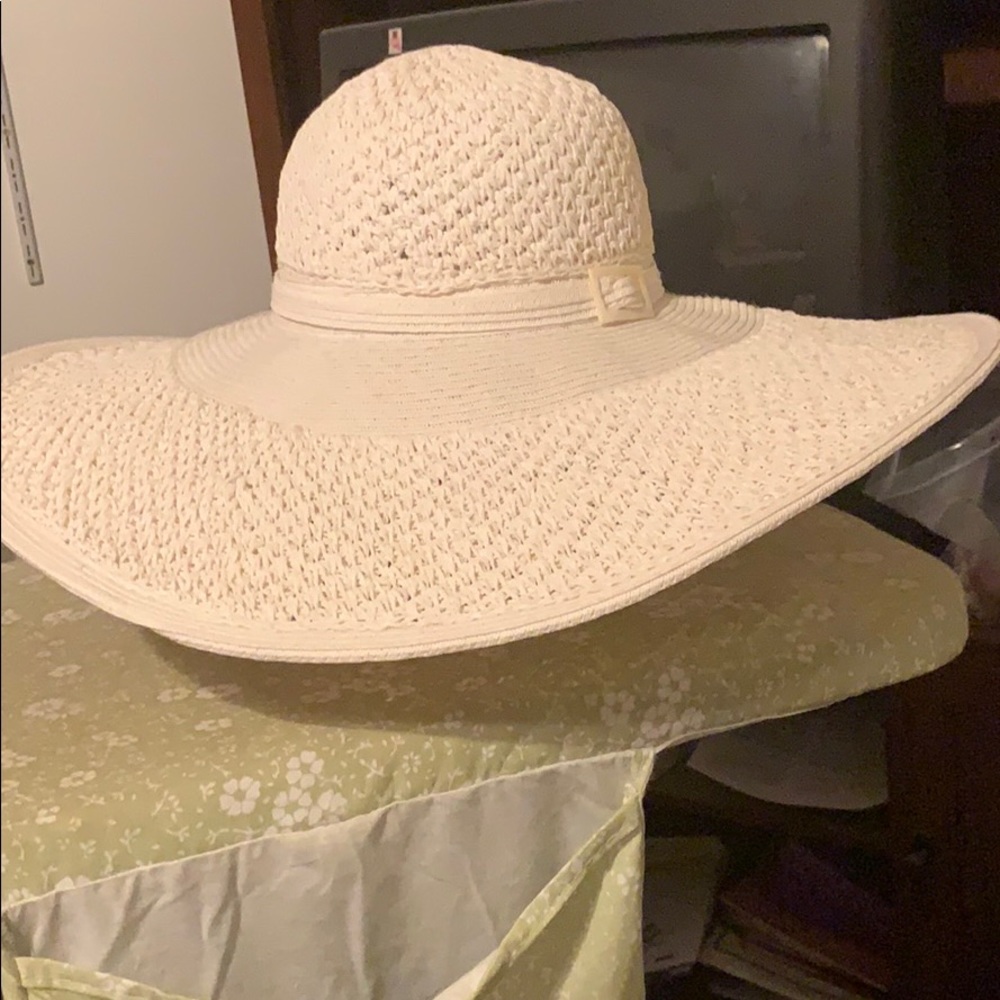 Hat - Picture 3 of 3